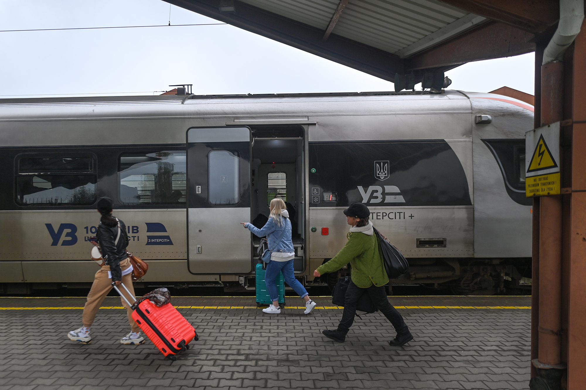 Зміна правил. Які пільги пропонують скасувати для українців у Польщі